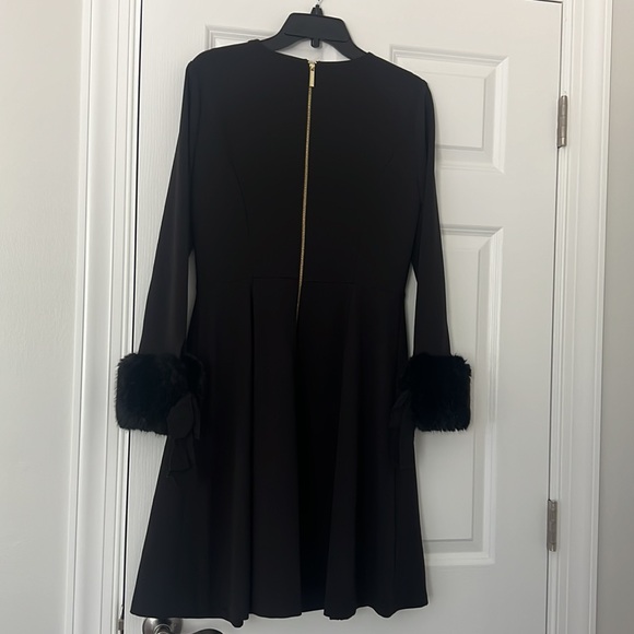 Black dress - Picture 6 of 7